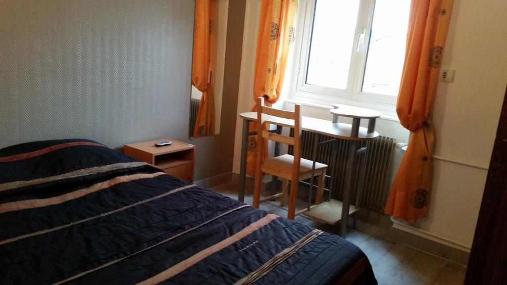 Hotel D'Alsace Villeurbanne Oda fotoğraf