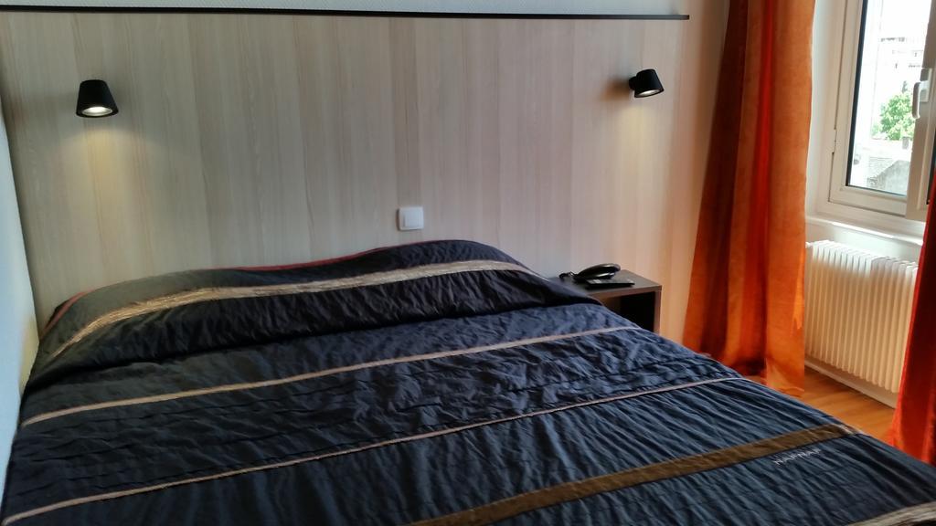 Hotel D'Alsace Villeurbanne Oda fotoğraf